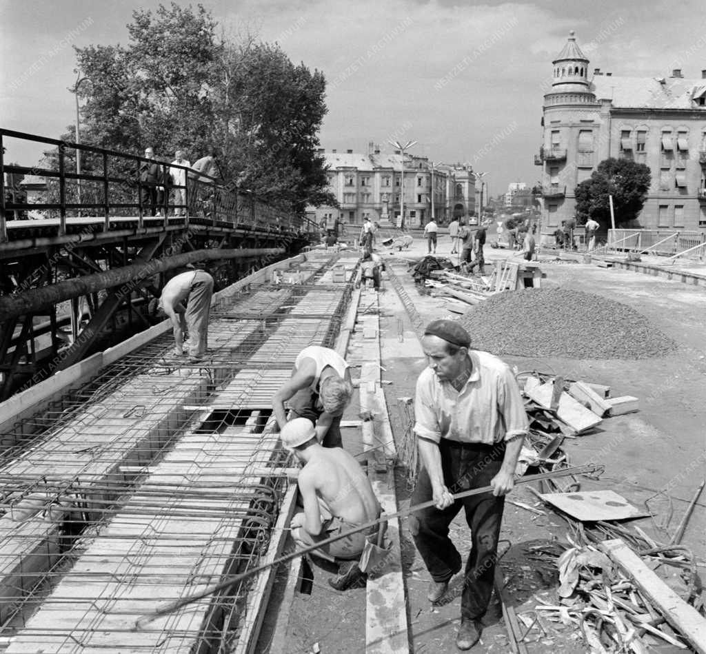 Közlekedés - Városkép - Épül a Zagyva-híd Szolnoknál