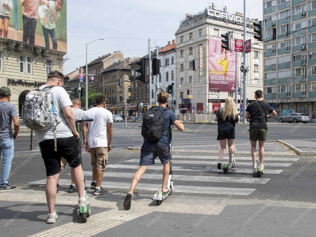 Közlekedés - Elektromos rollerek a fővárosban