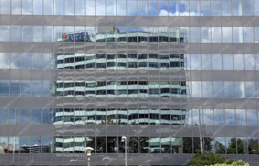 Városkép - Budapest - Duna Tower irodaházak