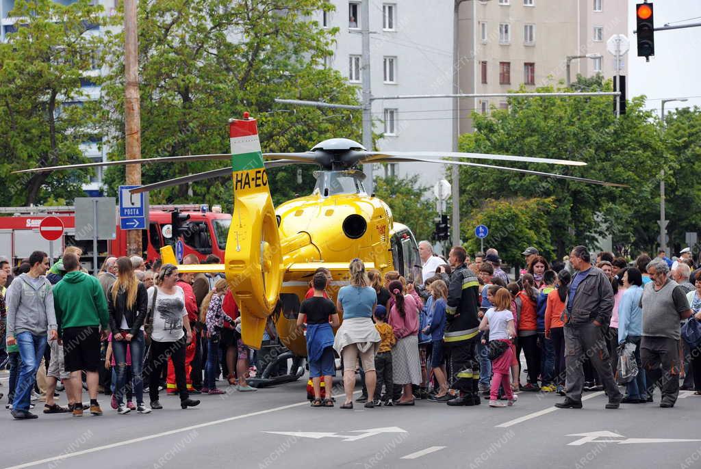 Mentőszolgálat - Debrecen -  EC135 típusú mentőhelikopter