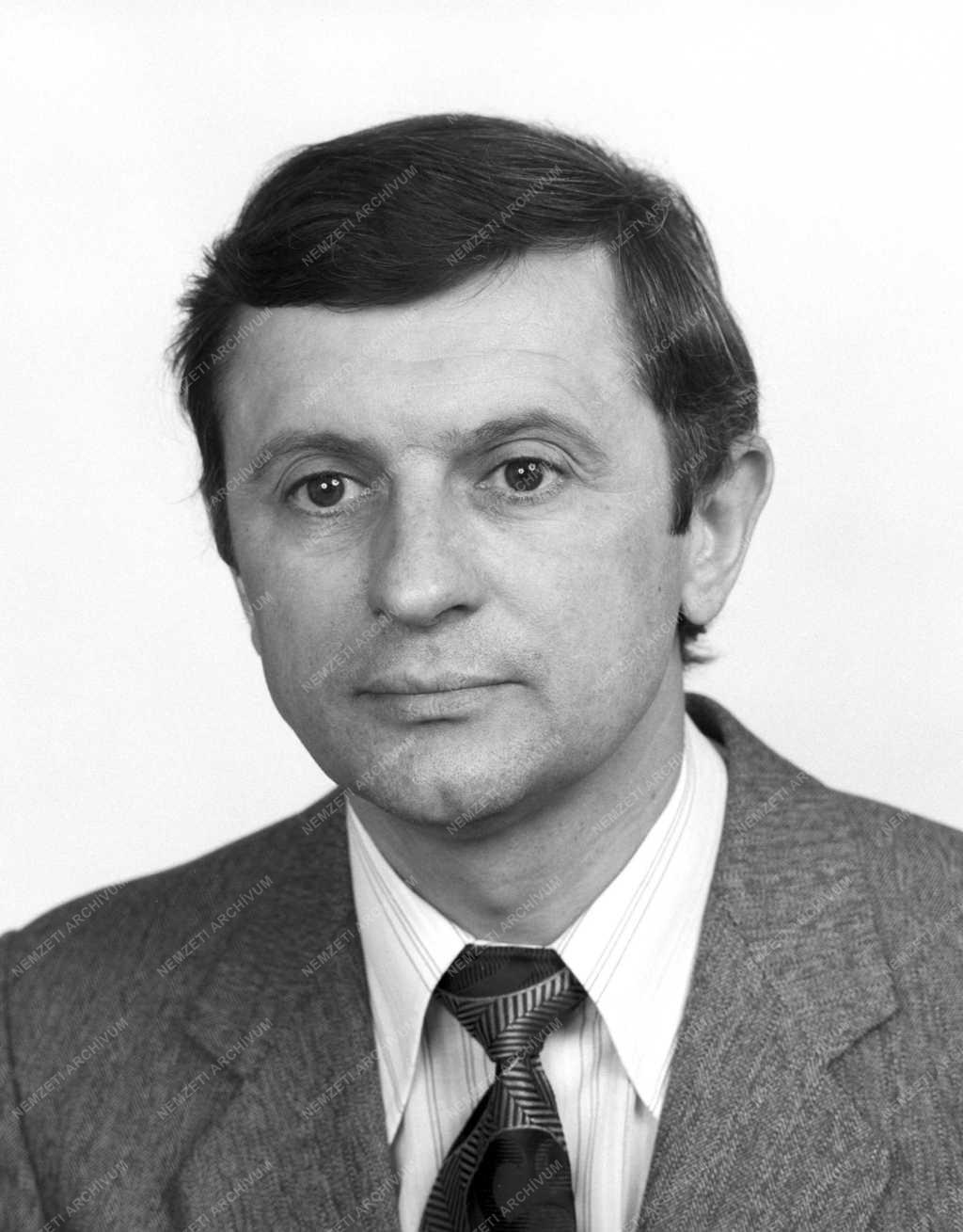 Belpolitika - Parlamenti képviselőjelöltek