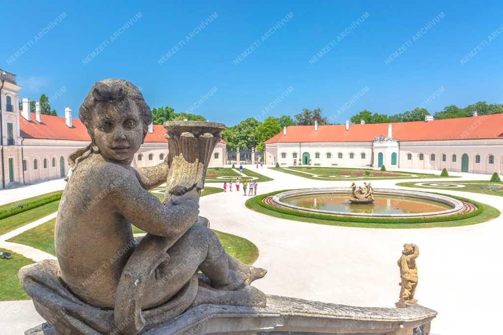 Épület - Fertőd - Az Esterházy-kastély 