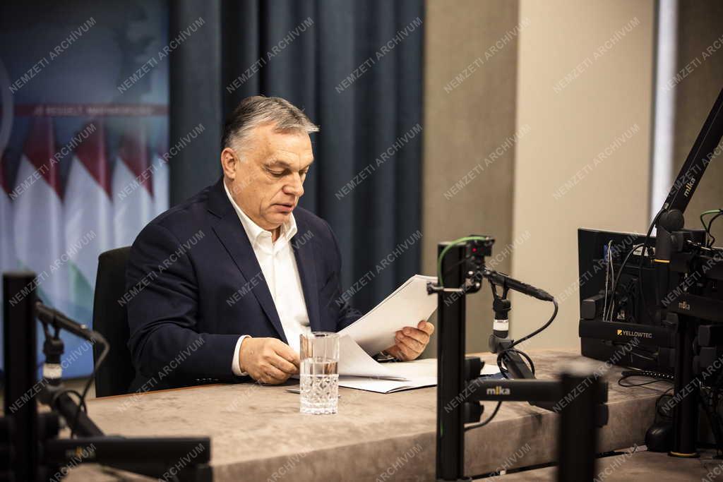 Miniszterelnöki interjú a Kossuth Rádióban