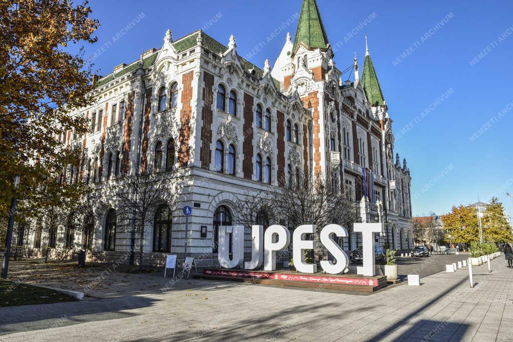 Önkormányzat - Budapest - Újpesti Városháza