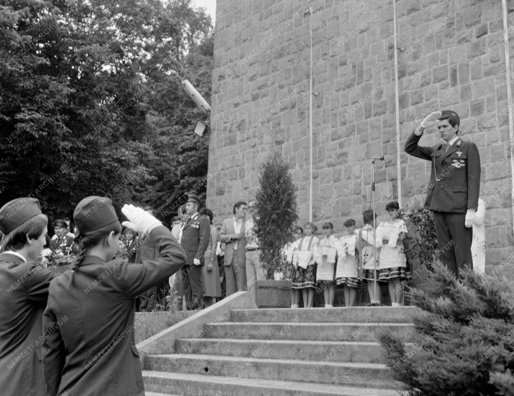 Közlekedés - Úttörő vasutasok avatása