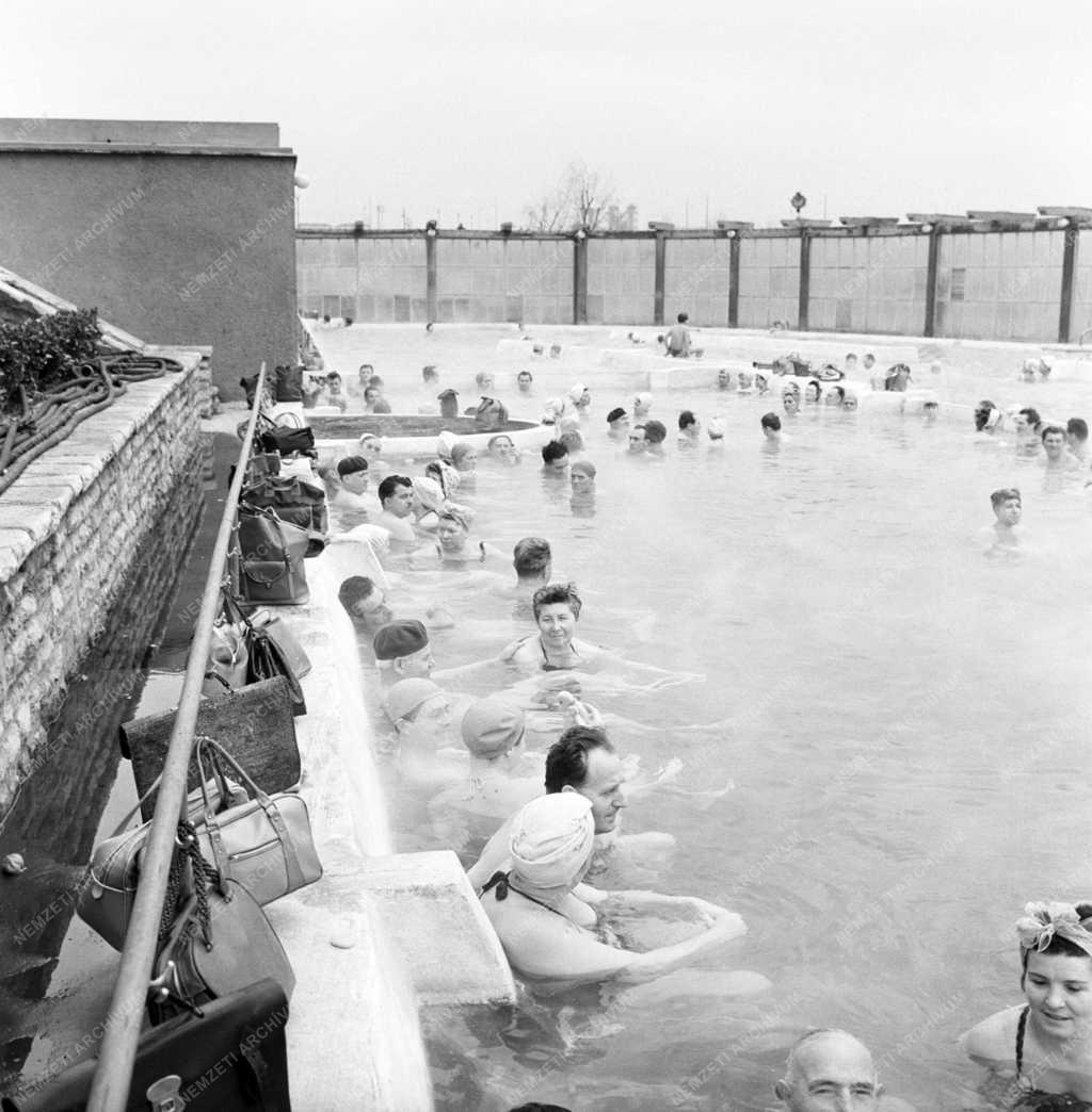 Szabadidő - A Szabadság strandfürdő