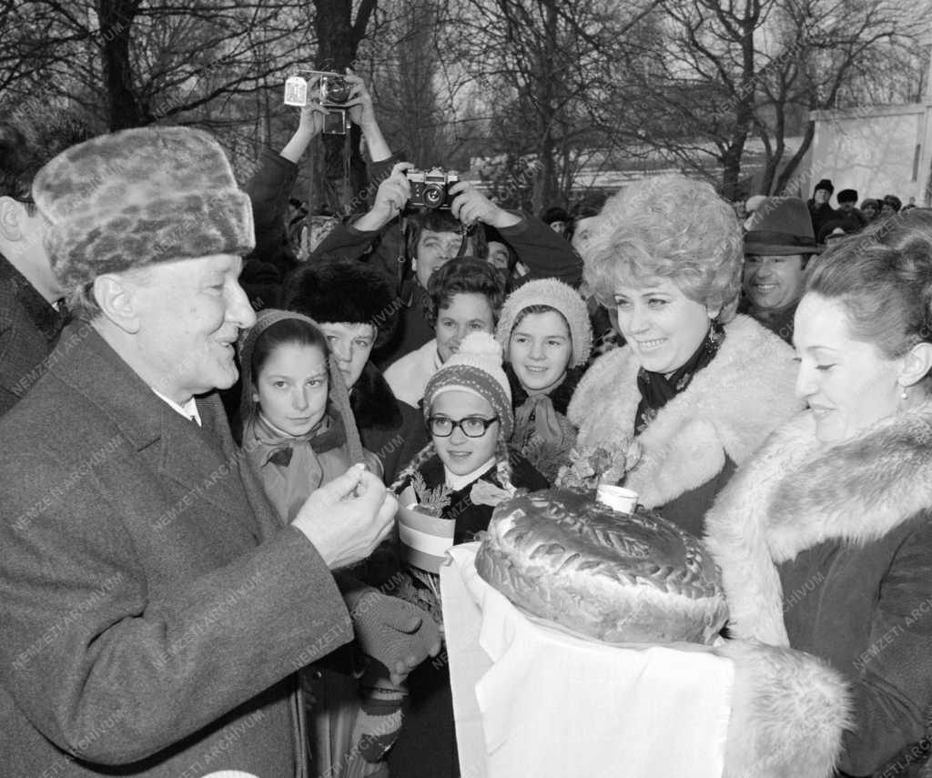 Belpolitika - Külkapcsolat - Kádár a Szovjet Déli Hadseregcsoportnál