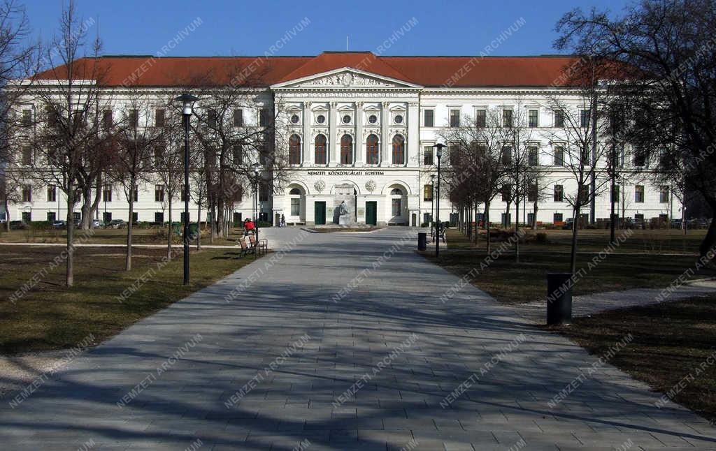 Városkép - Budapest - A Ludovika tér