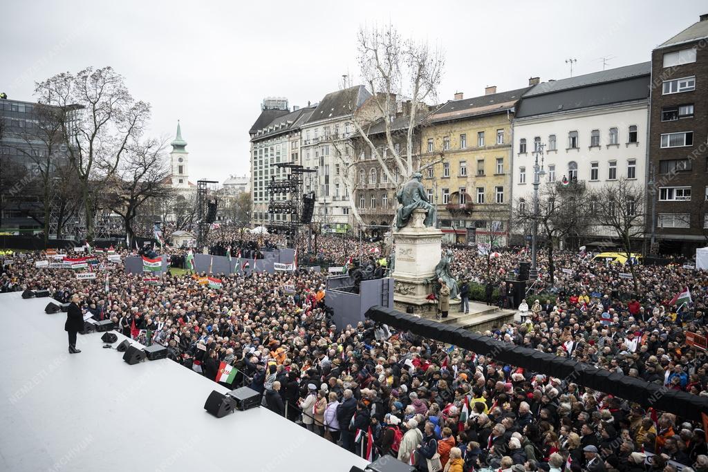 Március 15. - Állami díszünnepség a Múzeumkertben