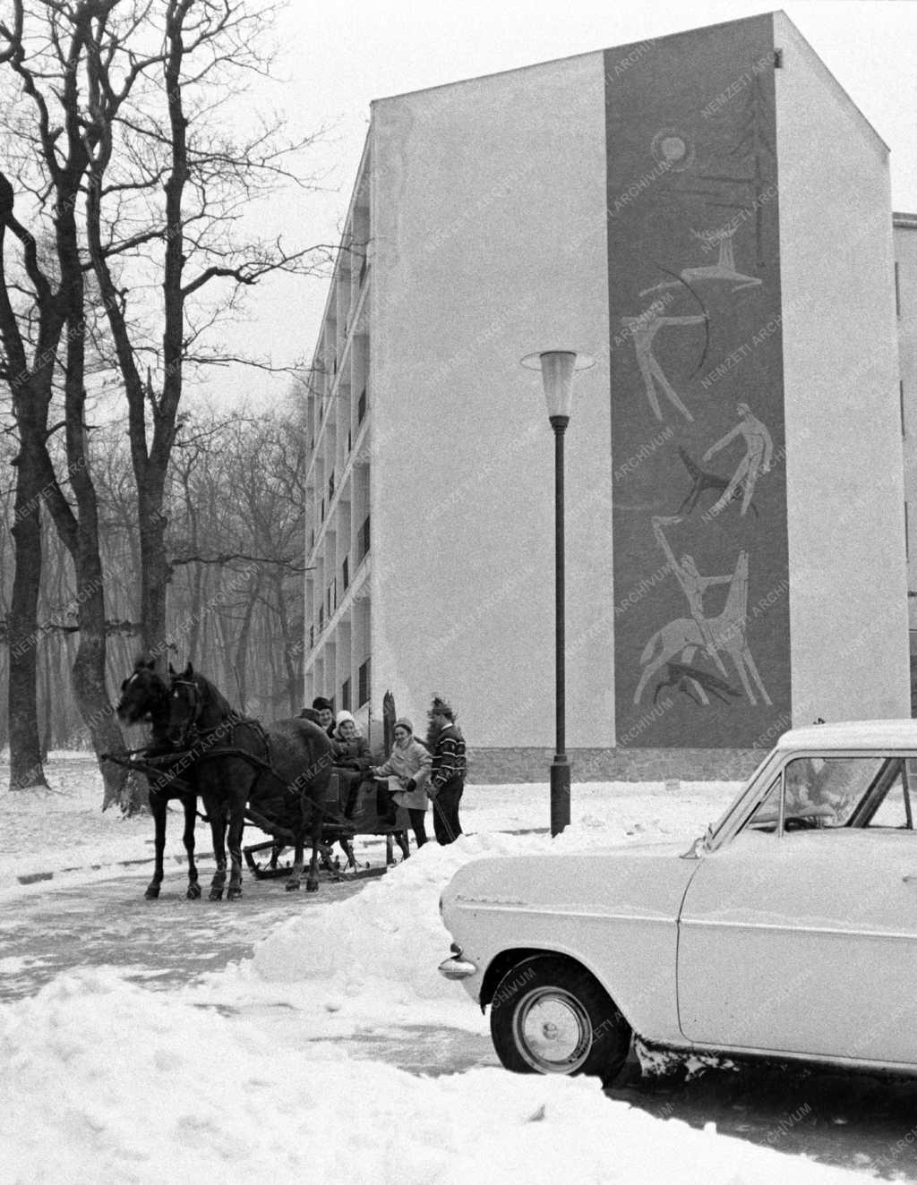 Idegenforgalom - Szolgáltatás - Szántaxi a soproni Lővérekben