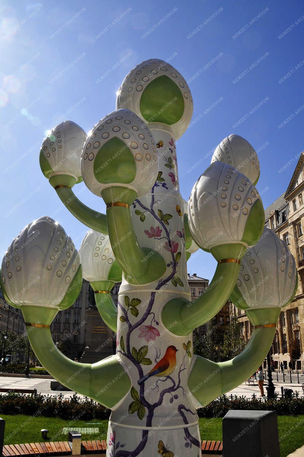  Köztéri szobor - Budapest - Díszkutak a felújított József nádor téren