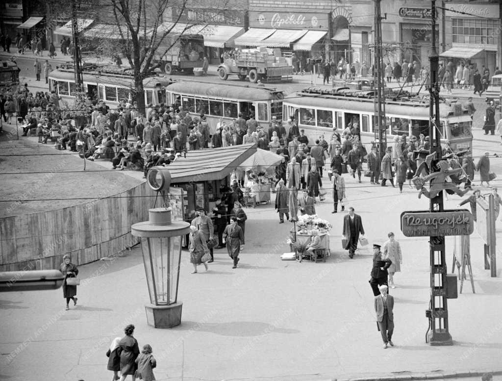 Városkép - Budapest - Baross tér