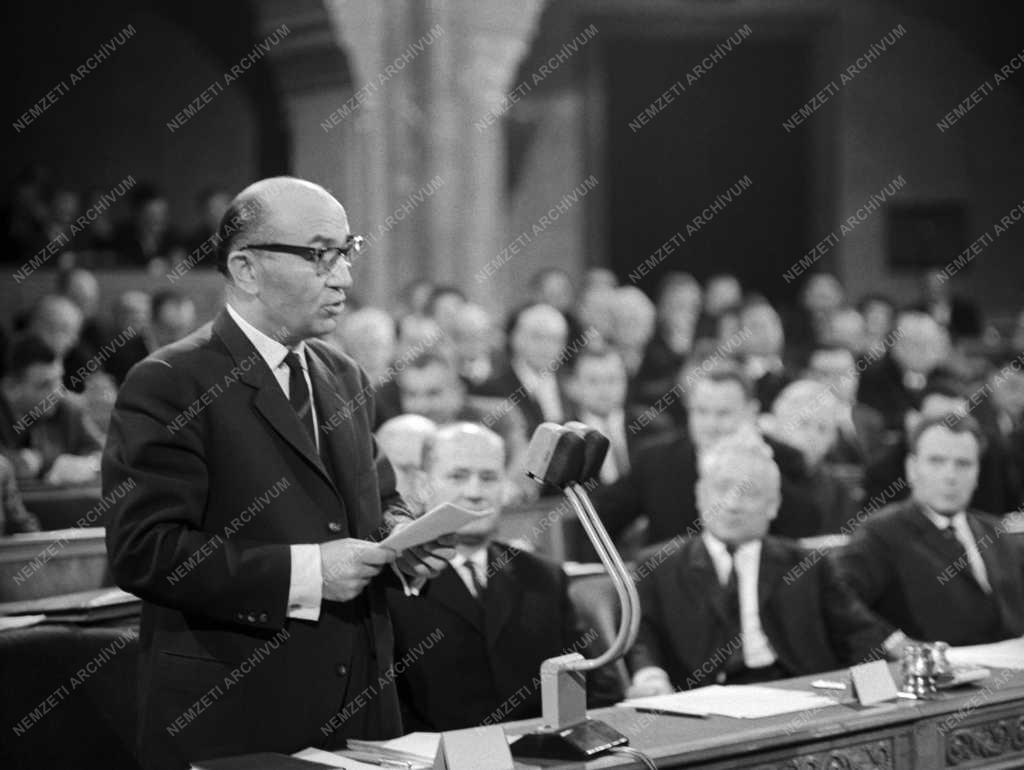 Politika - Az Országgyűlés novemberi ülésszaka