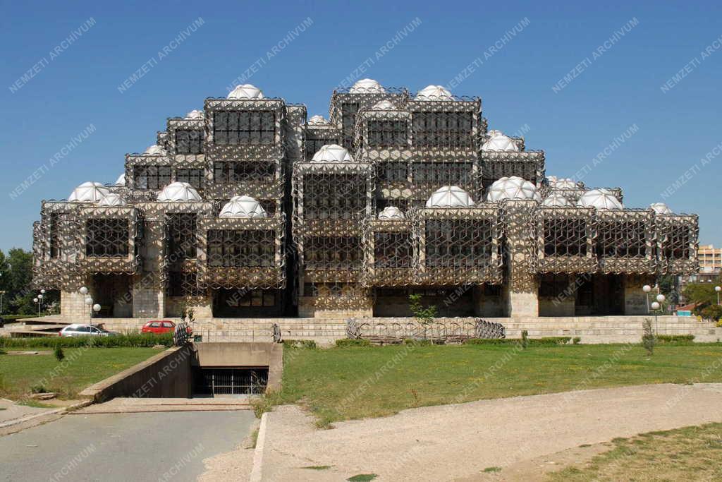 Pristina - Nemzeti és Egyetemi Könyvtár