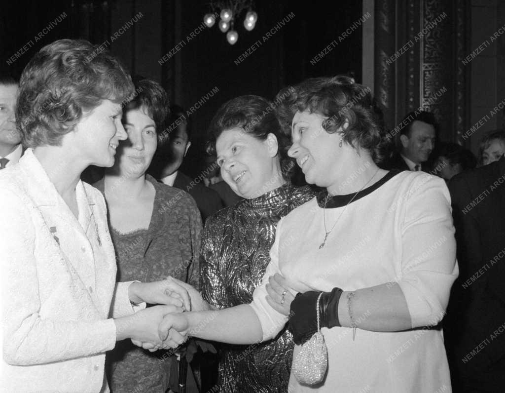 Ünnep - Fogadás hazánk felszabadulásának 20. évfordulóján