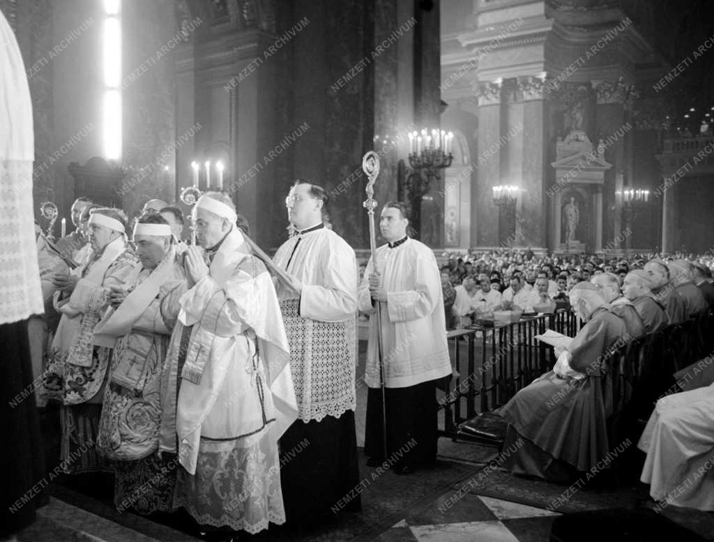 Egyház - Püspökszentelés a budapesti Szent István-bazilikában