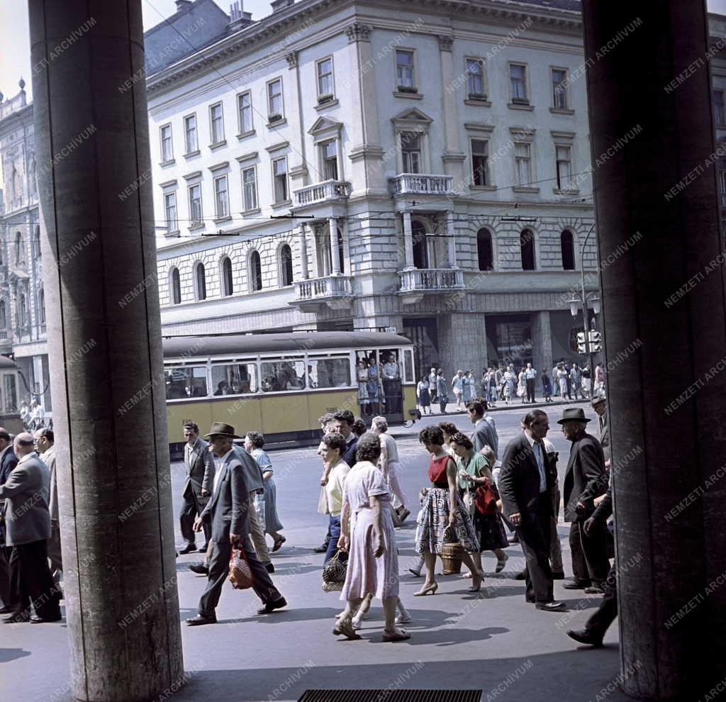 Közlekedés - Budapest - Blaha Lujza tér