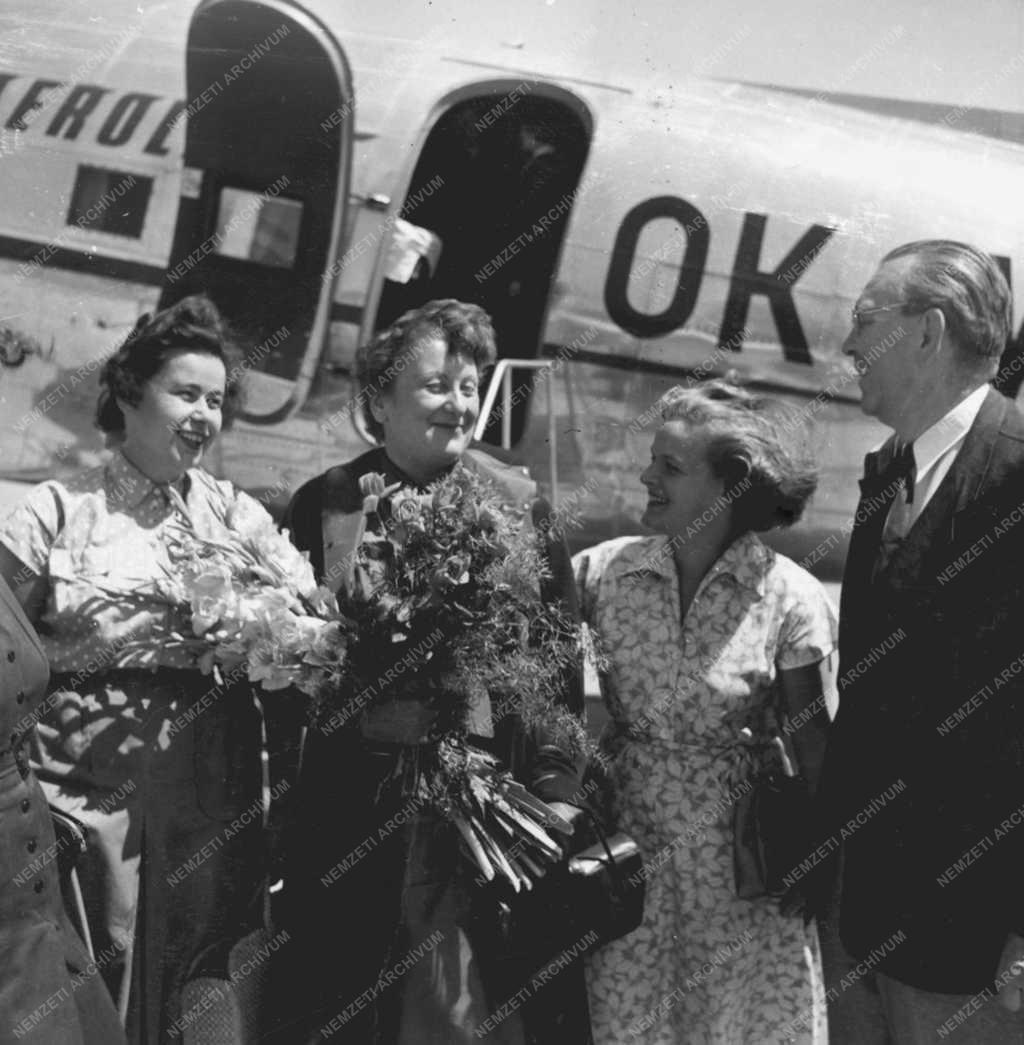 Külkapcsolat - Monica Felton látogatása