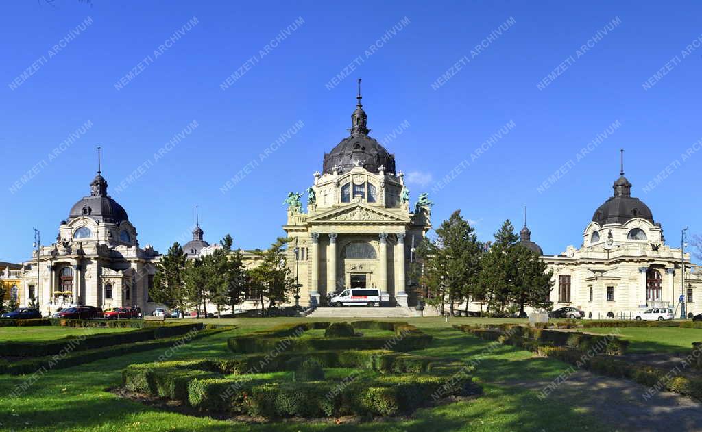 Gyógyfürdő - Budapest - A Széchenyi fürdő épülete