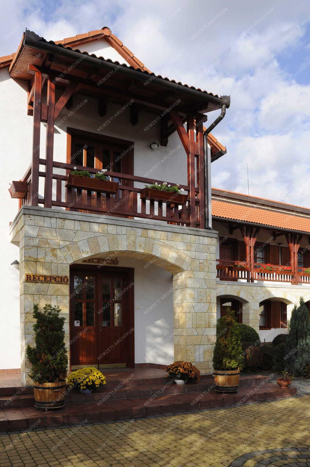 Épület - Erdőbénye - Magita Hotel