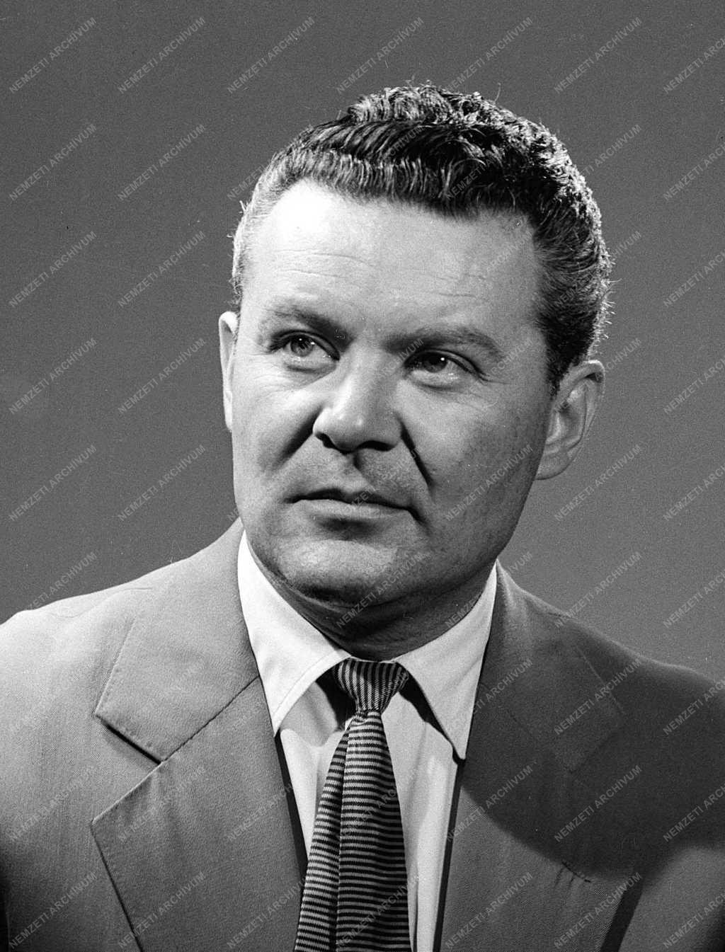 Színház - Mádi Szabó Gábor színművész