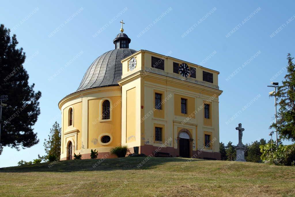 Szerbia - Karlóca - Békekápolna, Béke Királynője templom