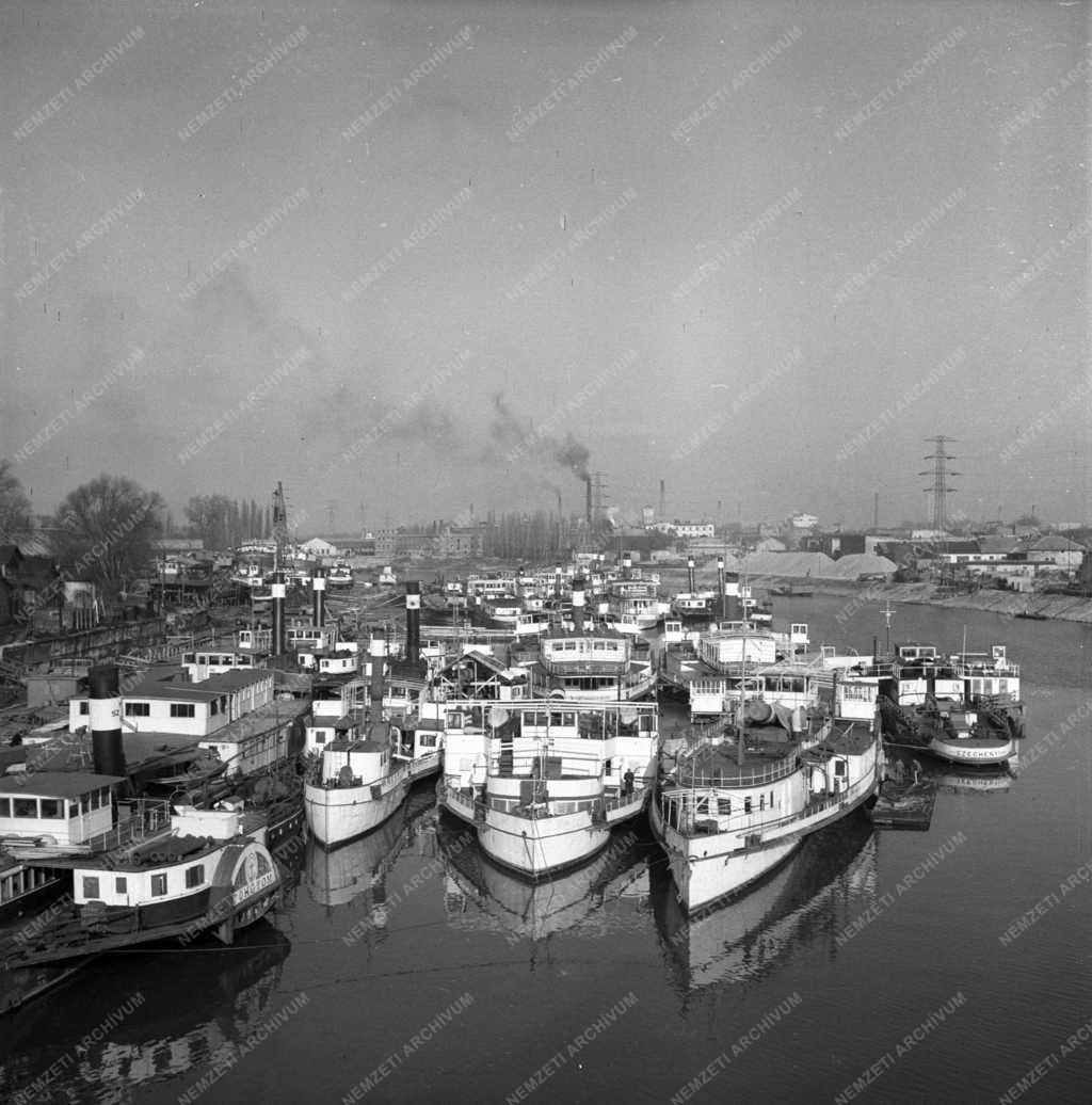 Közlekedés - Újpesti téli kikötő