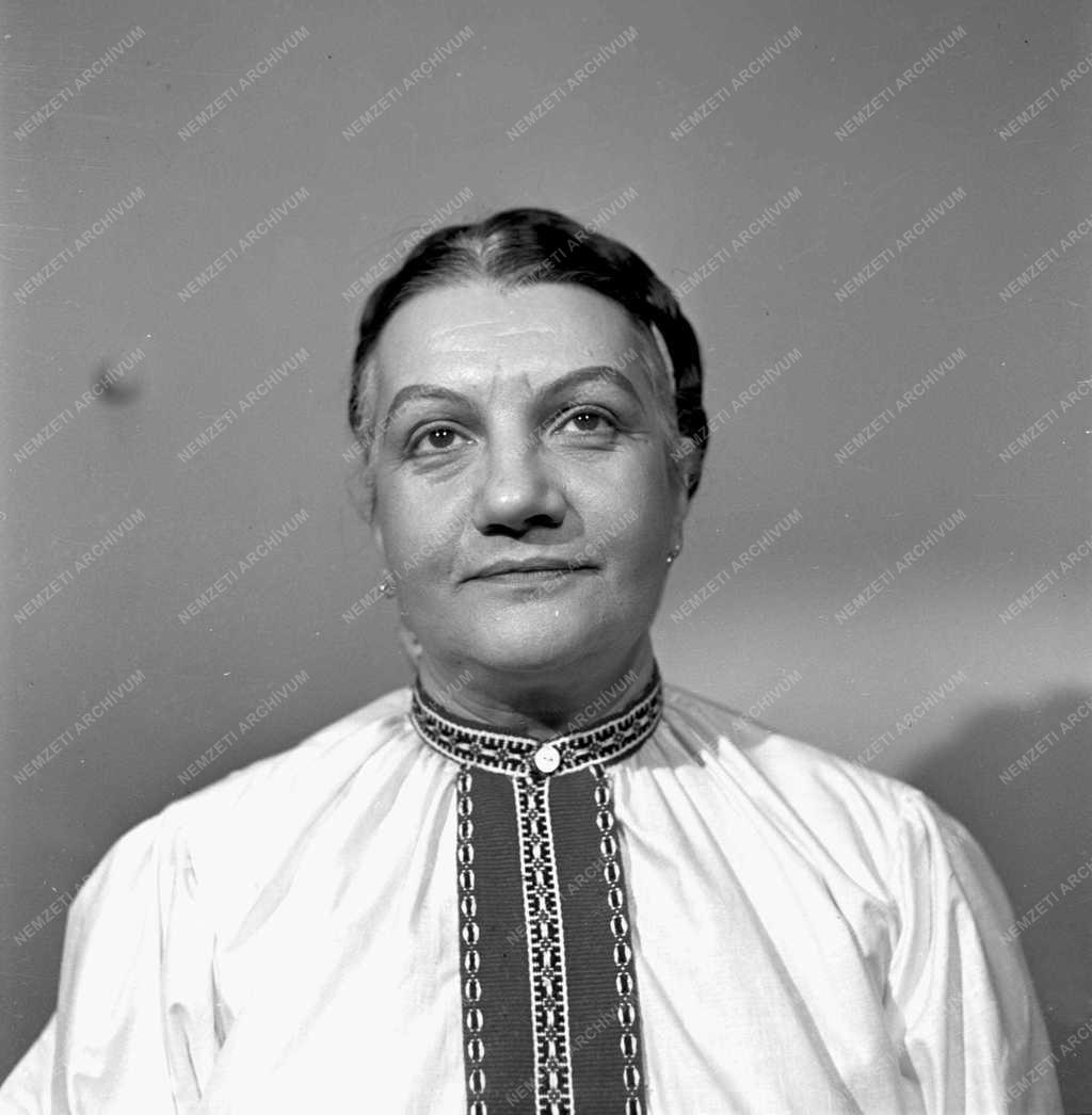 Színház - Halott völgy - Madách Színház 