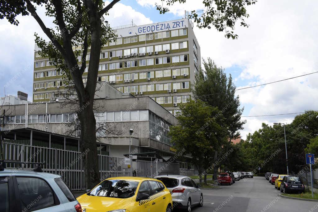 Épületfotó - Budapest - Földmérési és Távérzékelési Intézet