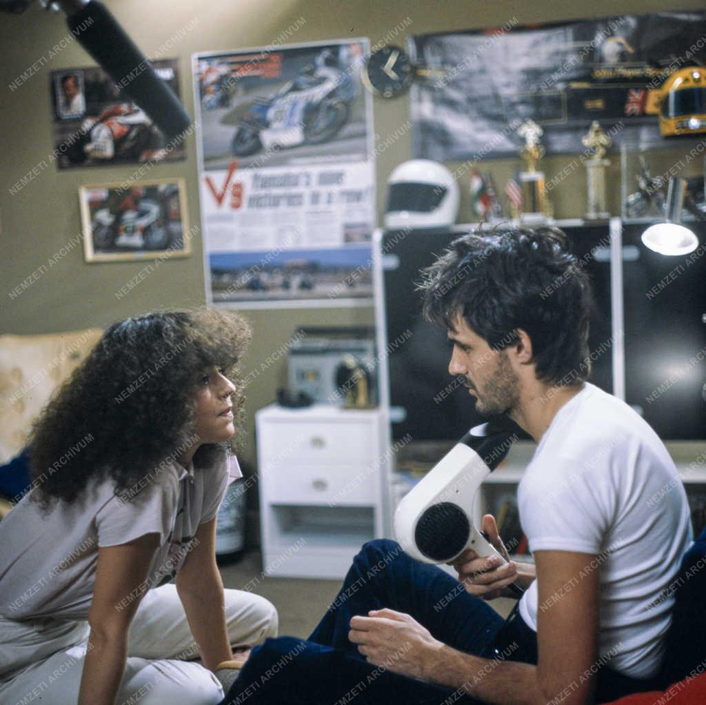 Kultúra - TV-film - Harmodios... és meg kell dögleni