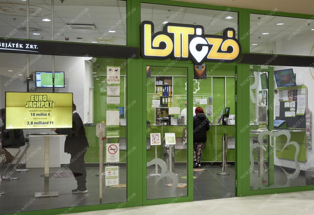 Kereskedelem - Szolgáltatás - Budapest - Lurdy Ház