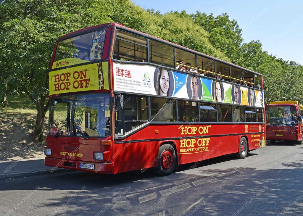 Turizmus - Budapest - Hop on Hop off autóbuszok