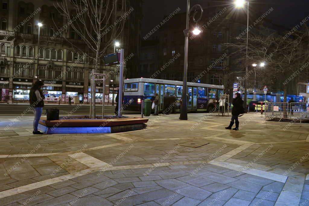Városkép - Budapest -  Megújult a Ferenciek tere 