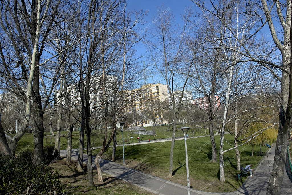 Városkép - Budapest - Újhegyi Bánya-tó, a Mély-tó