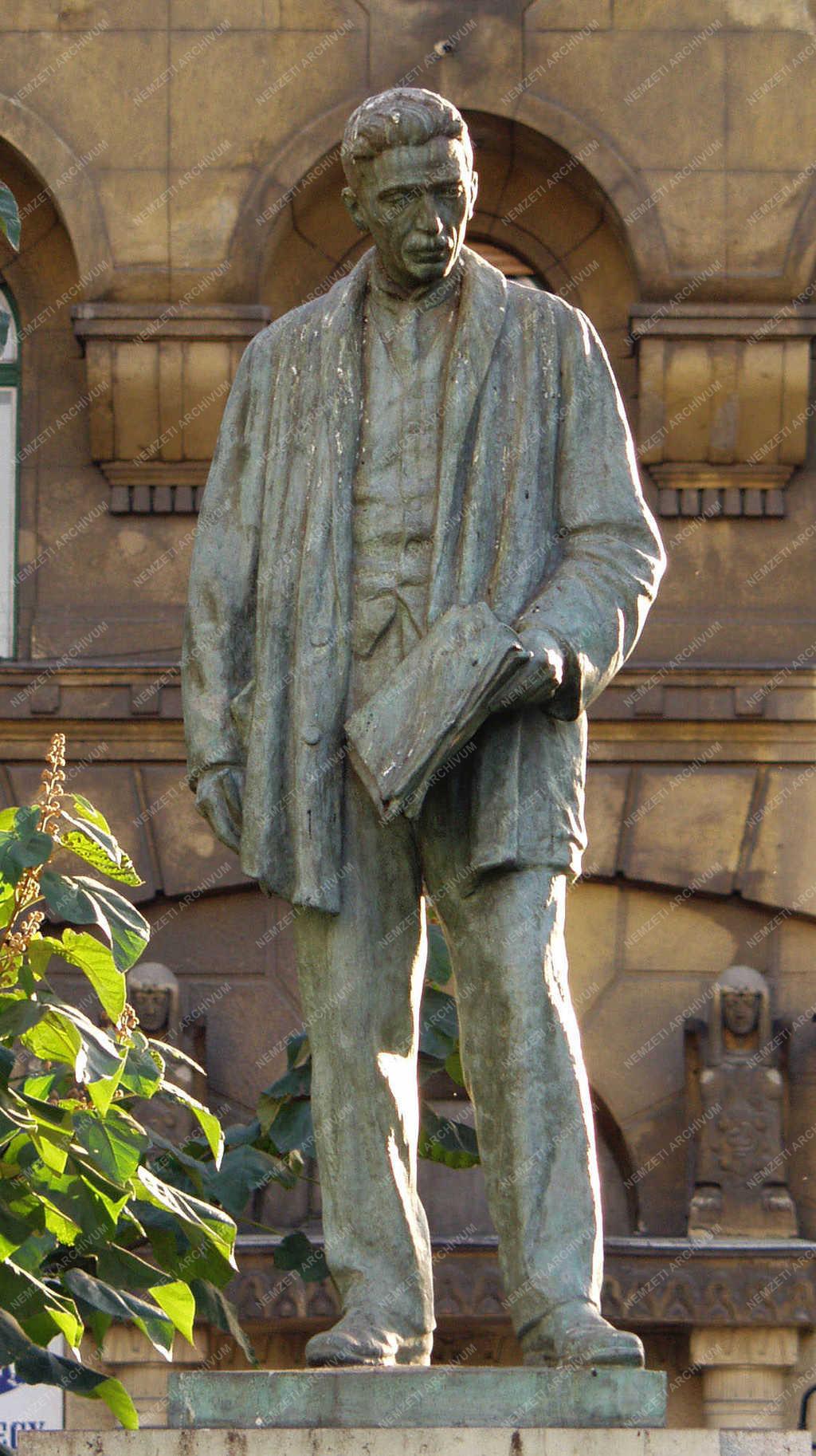 Budapesti képek - Gárdonyi-szobor