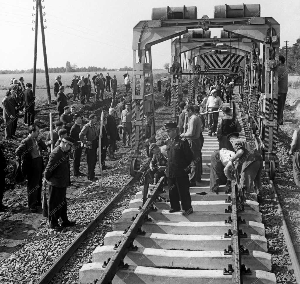 Közlekedés - Külkapcsolat - OSzZsD képviselői magyarországi vasútépítési bemutatón