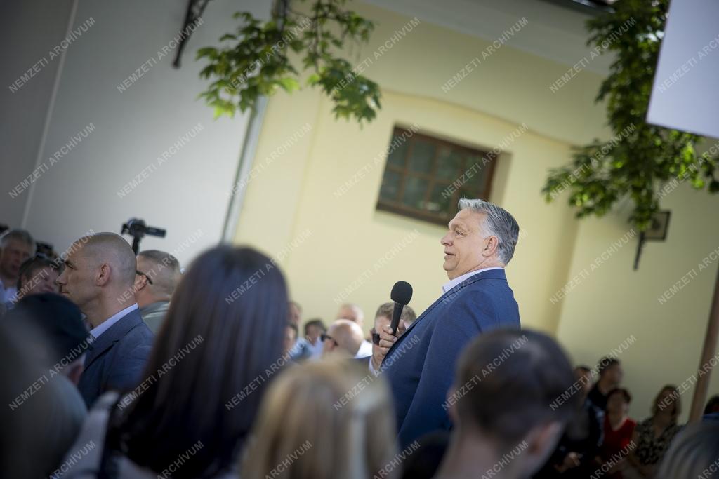 Voks 24 - Orbán Viktor országjáró kampánykörútja