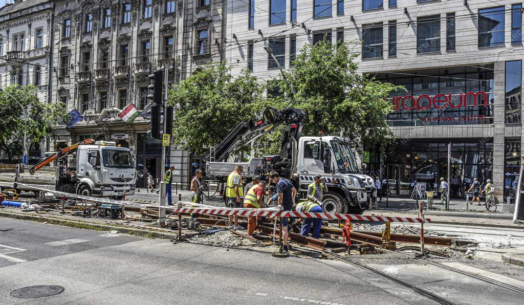 Közlekedés - Budapest - Villamospálya felújítás a Nagykörúton