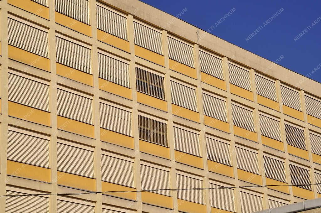 Egészségügy  - Budapest - Újpesti Szakrendelő felújítása