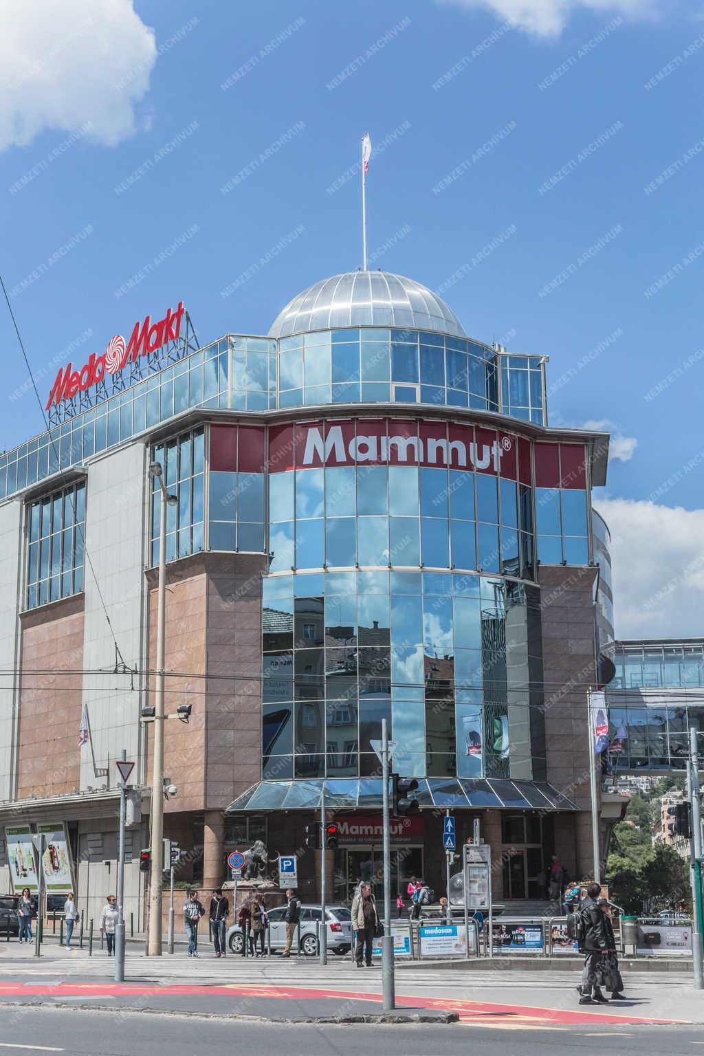 Kereskedelem - Budapest - A Mammut üzletház