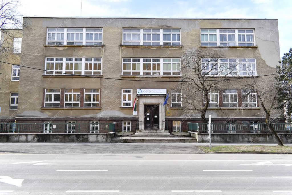 Egészségügy - Budapest - OGYÉI épülete
