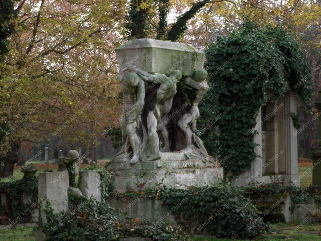 Temető - Műalkotás a temetőben