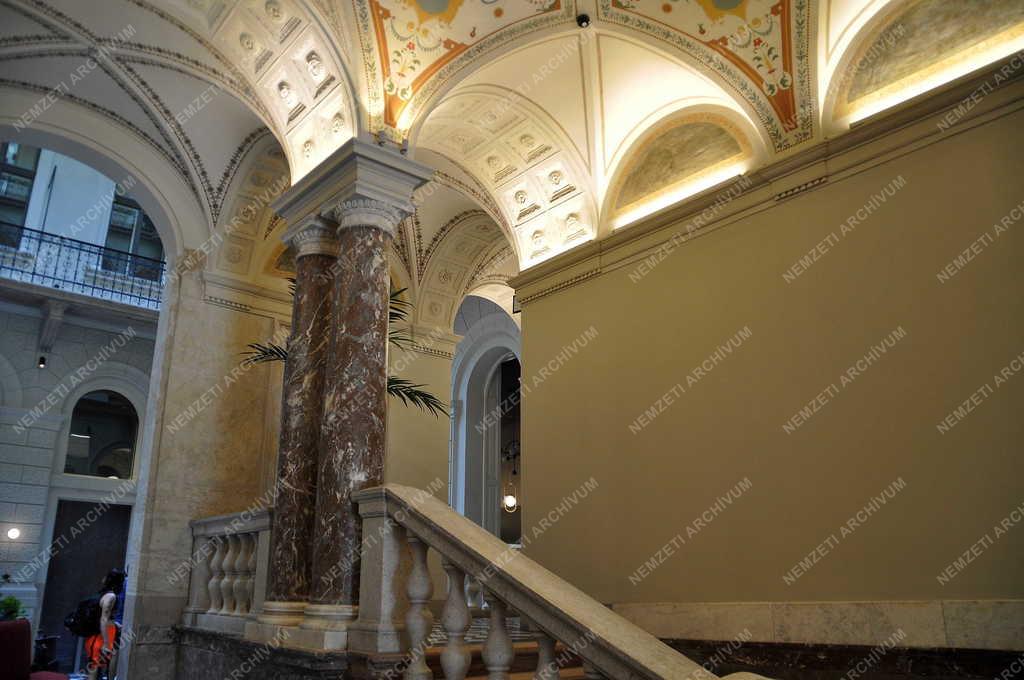 Városkép - Budapest - Felújították a Haggenmacher-palotát