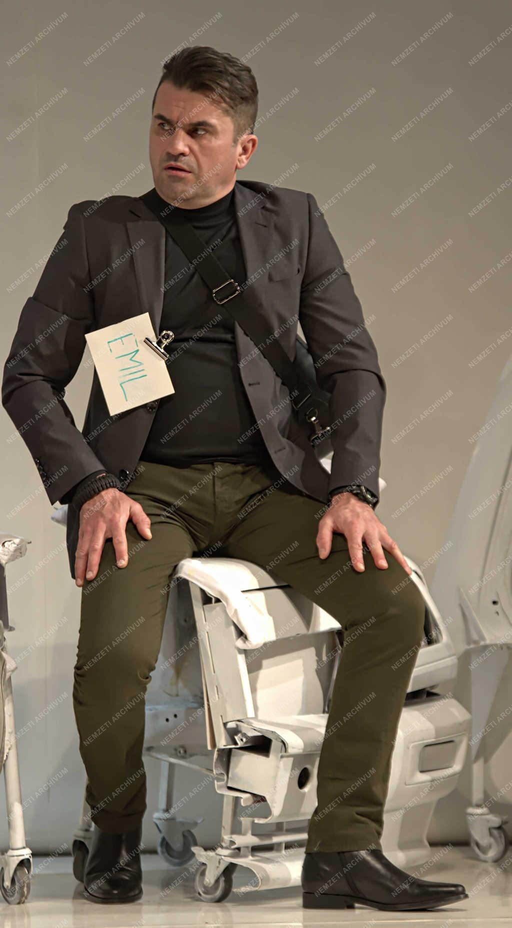 Kultúra - Pesti Magyar Színház - Utánképzés ittas vezetőknek