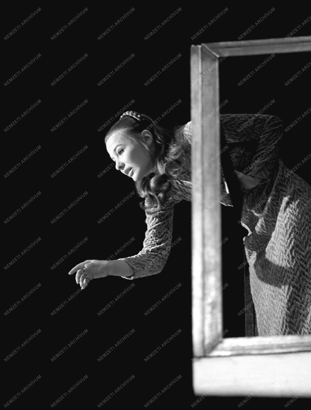 A Nemzeti Színház február 26-án mutatja be Shakespeare: Rómeó és Júlia című drámáját. Rendező Major Tamás