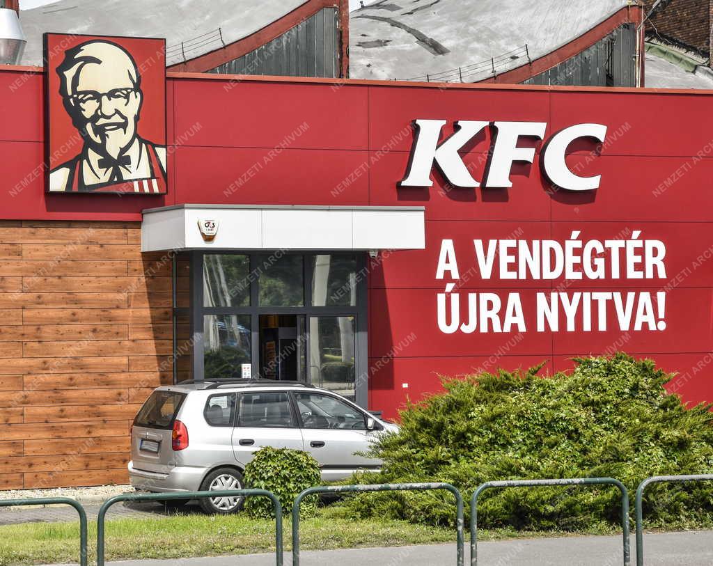 Vendéglátás - KFC gyorsétterem