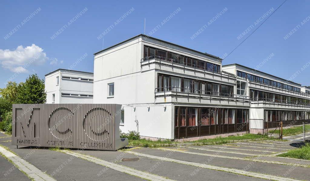Oktatás - Mathias Corvinus Collegium