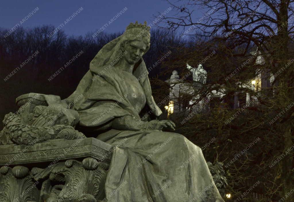 Műalkotás - Budapest - Erzsébet királyné szobra