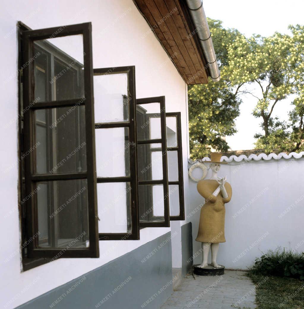 Képzőművészet - Nemzetközi Kerámia Kísérleti Stúdió