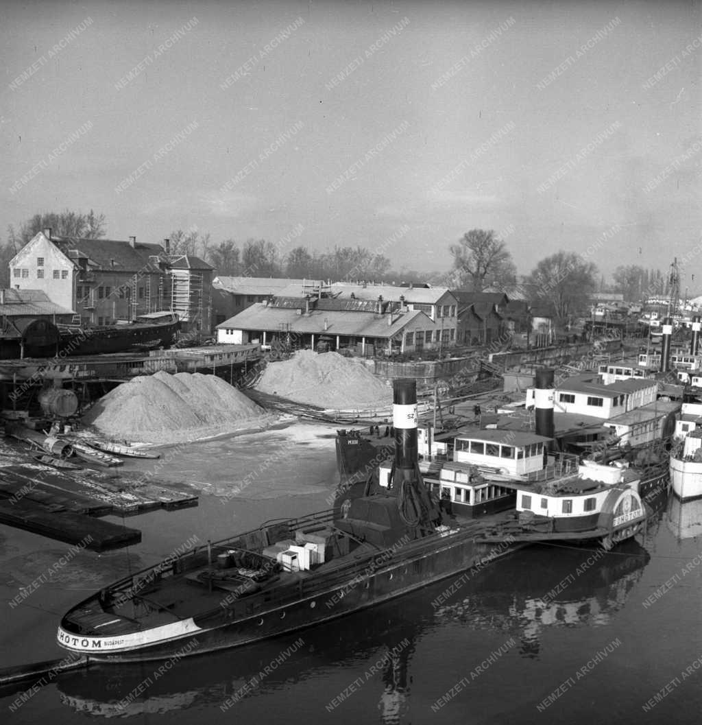 Közlekedés - Újpesti téli kikötő